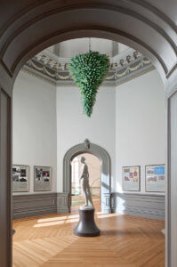 "Seafoam and Amber-Tipped Chandelier," 1994, by Dale Chihuly